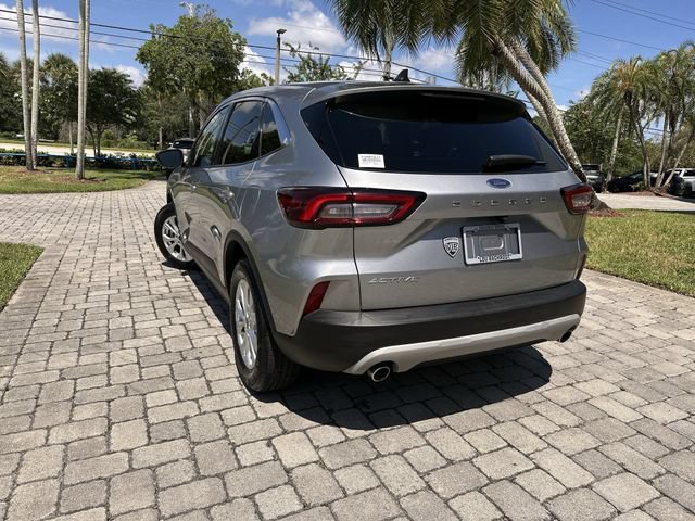 Used 2023 Ford Escape Active FWD image 12
