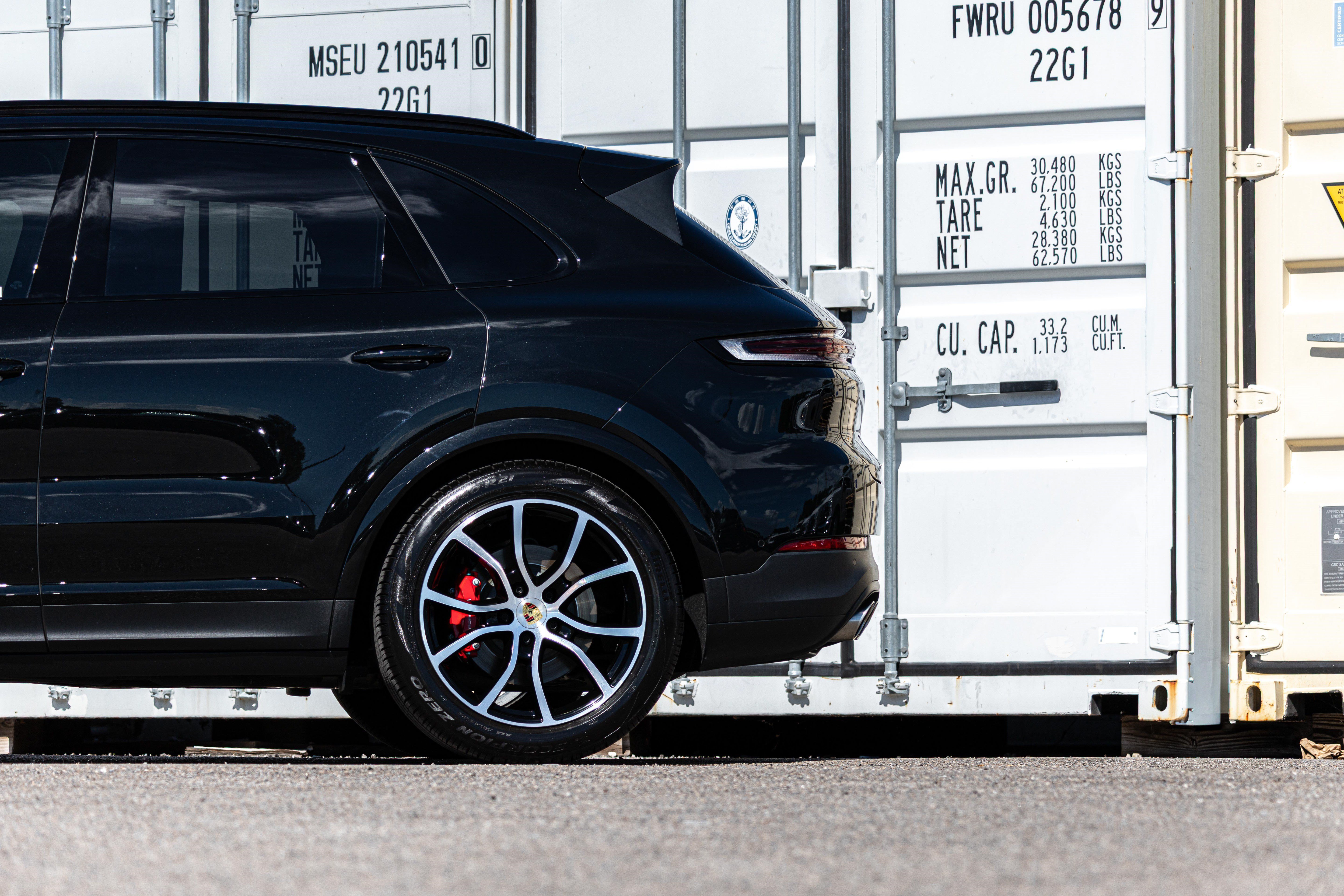 Used 2024 Porsche Cayenne S AWD/4WD image 33