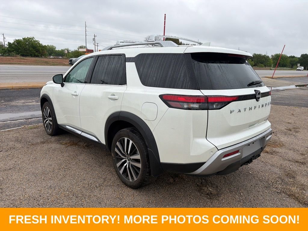 Used 2024 Nissan Pathfinder Platinum w/ Cargo Package image 4