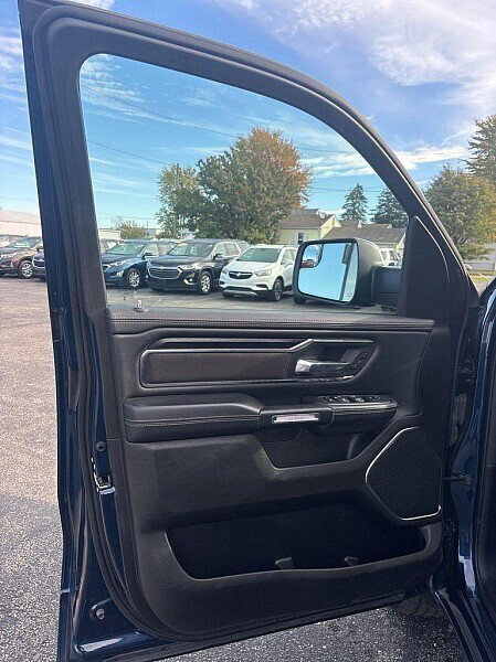 Used 2024 RAM 1500 Laramie AWD/4WD image 35