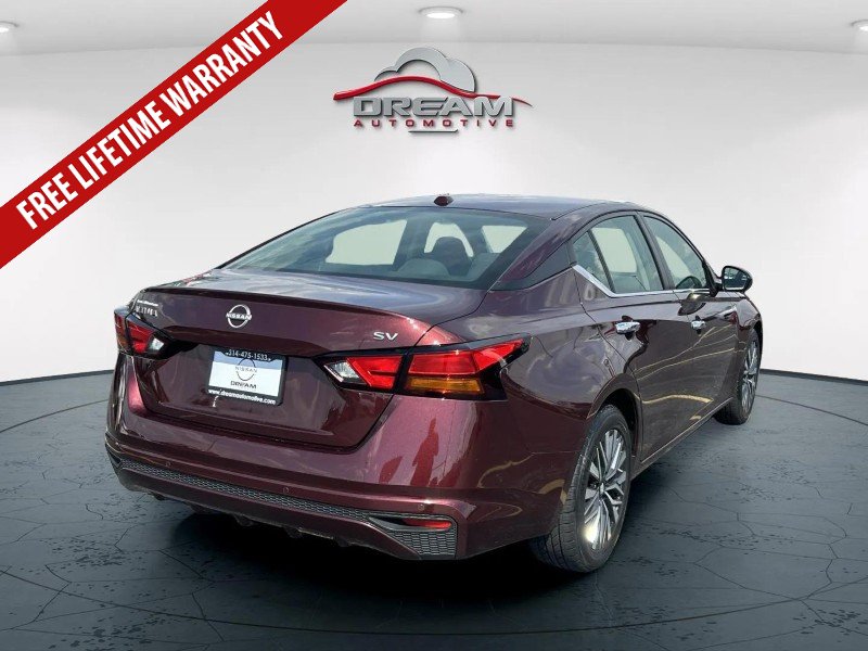 Used 2024 Nissan Altima 2.5 SV FWD image 11