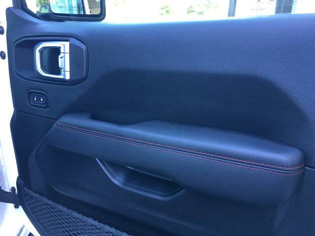 Used 2021 Jeep Gladiator Rubicon AWD/4WD image 10
