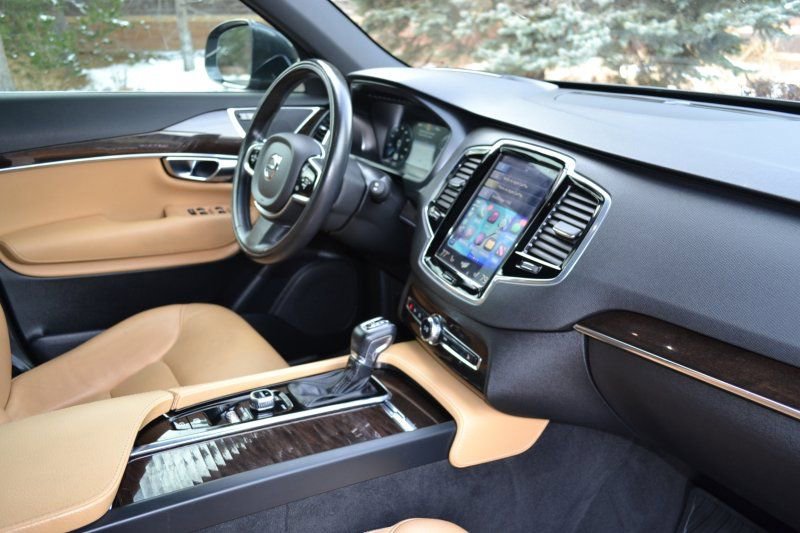 Used 2017 Volvo XC90 T6 Momentum w/ Vision Package AWD/4WD image 22