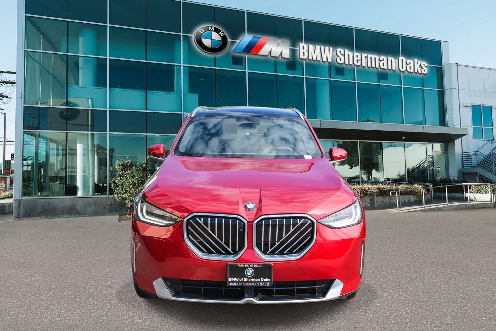 Used 2025 BMW X3 xDrive30i AWD/4WD image 2