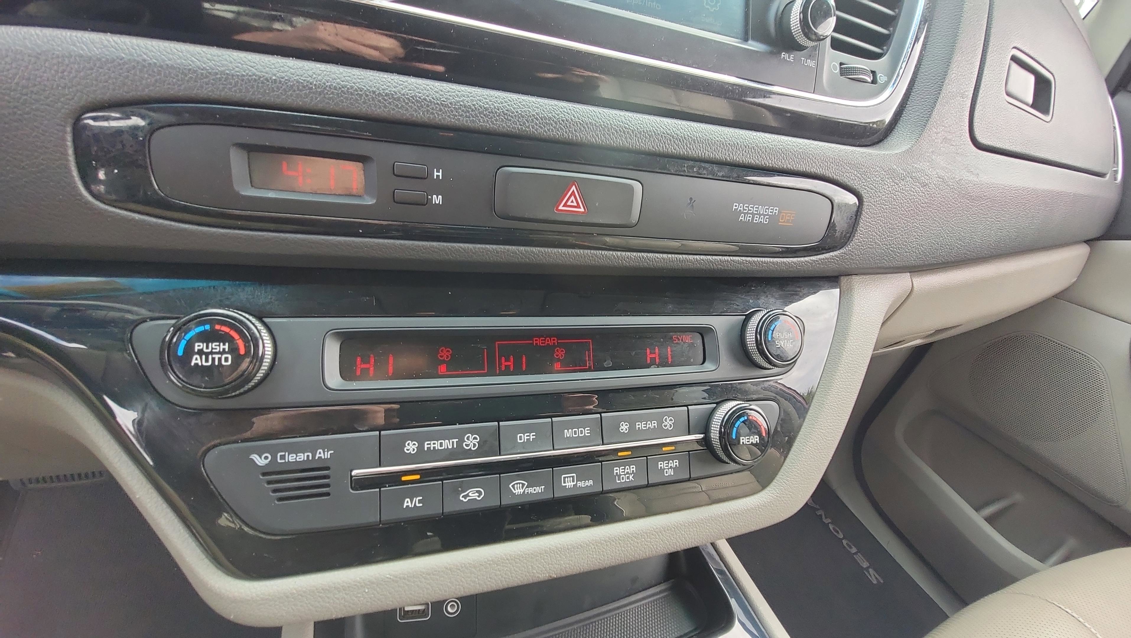 Used 2017 Kia Sedona EX image 17