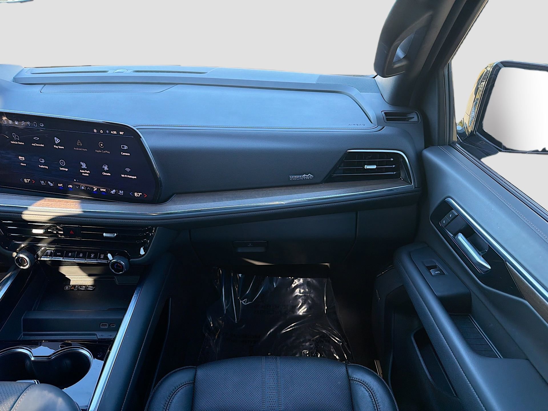 Used 2025 Chevrolet Suburban High Country image 20