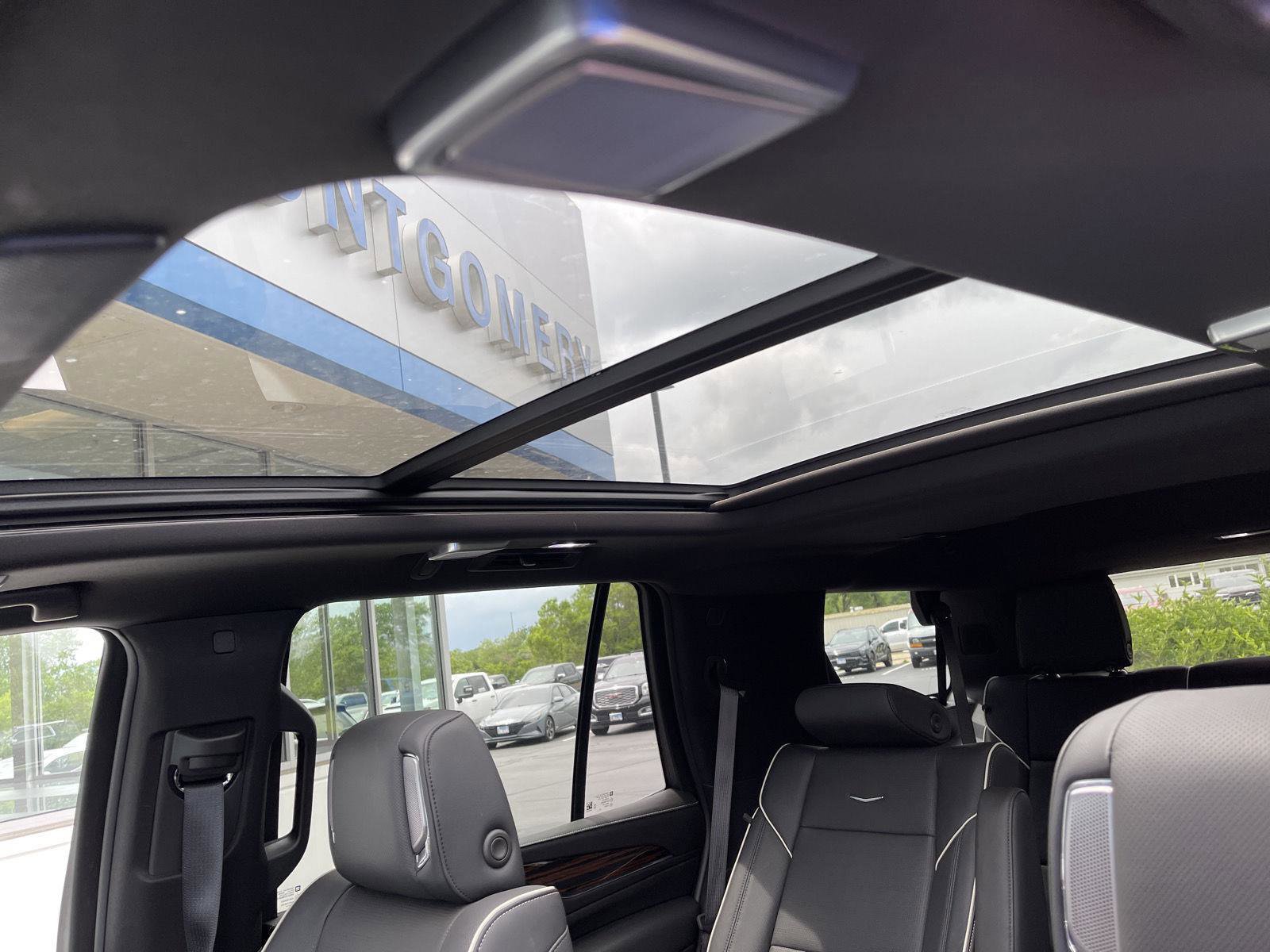 Used 2024 Cadillac Escalade Premium Luxury w/ Performance Package AWD/4WD image 29