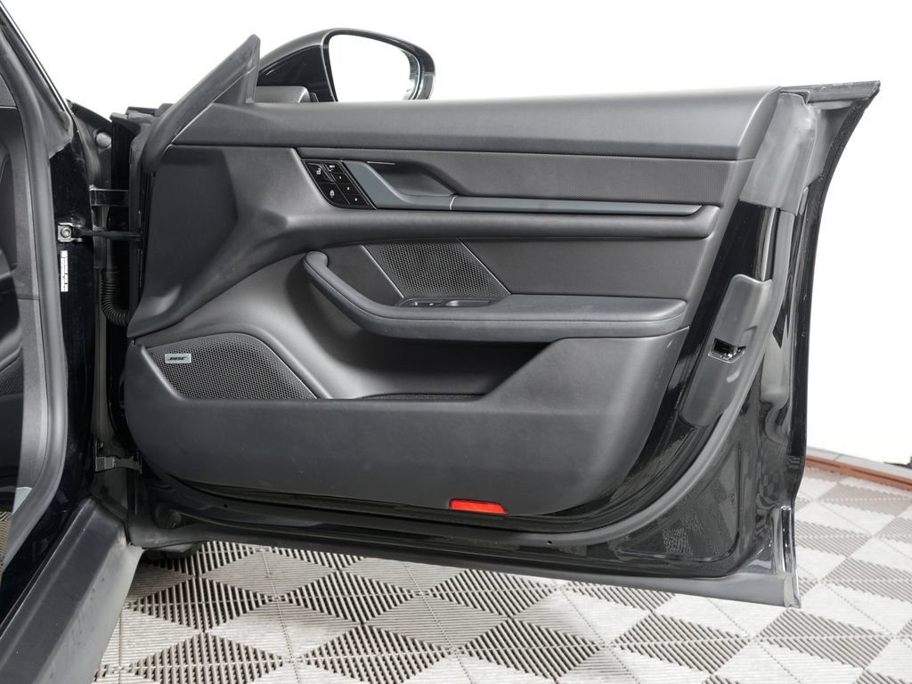 Certified 2021 Porsche Taycan 4S AWD/4WD image 40