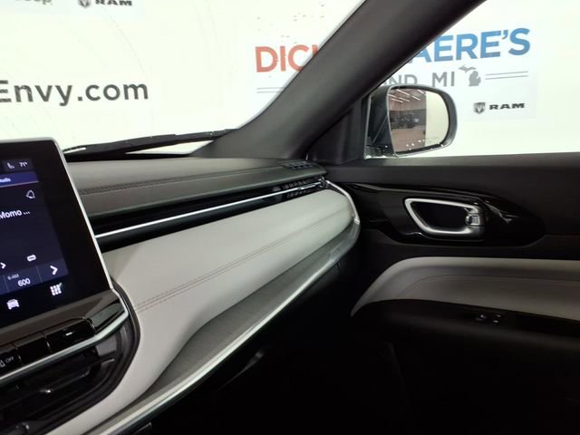 Used 2024 Jeep Compass Limited image 21