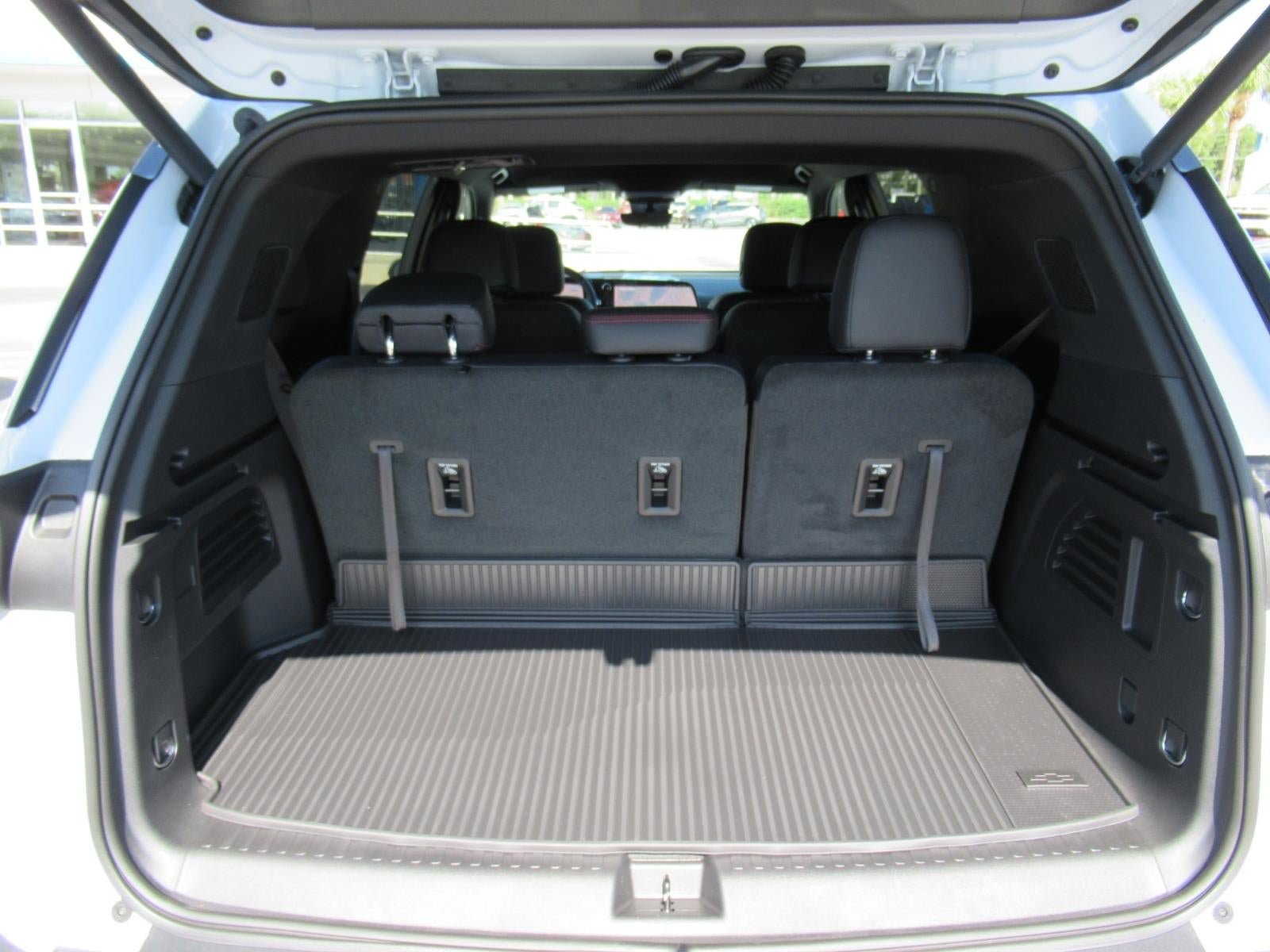 New 2026 Chevrolet Traverse Z71 w/ Enhanced Driving Package AWD/4WD image 36