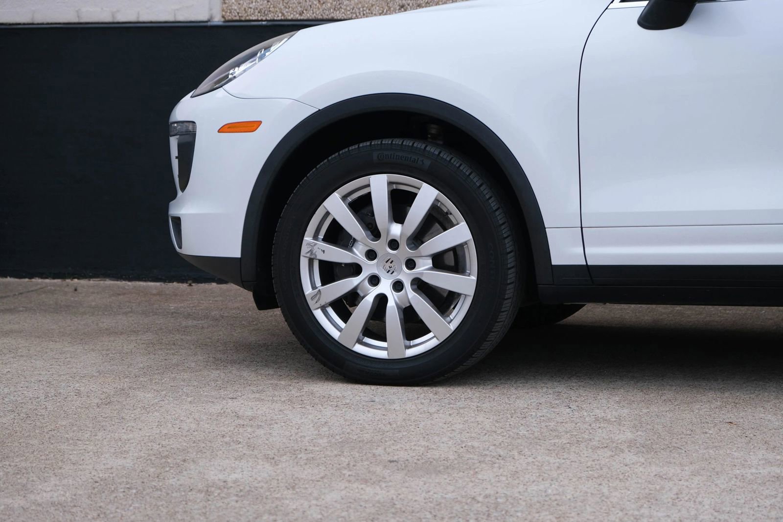 Used 2016 Porsche Cayenne Sport Utility 4D image 9