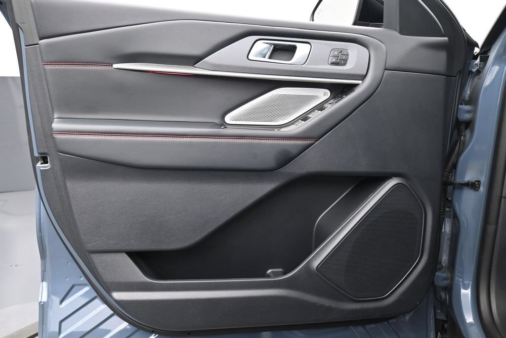 Used 2025 Ford Explorer ST AWD/4WD image 9