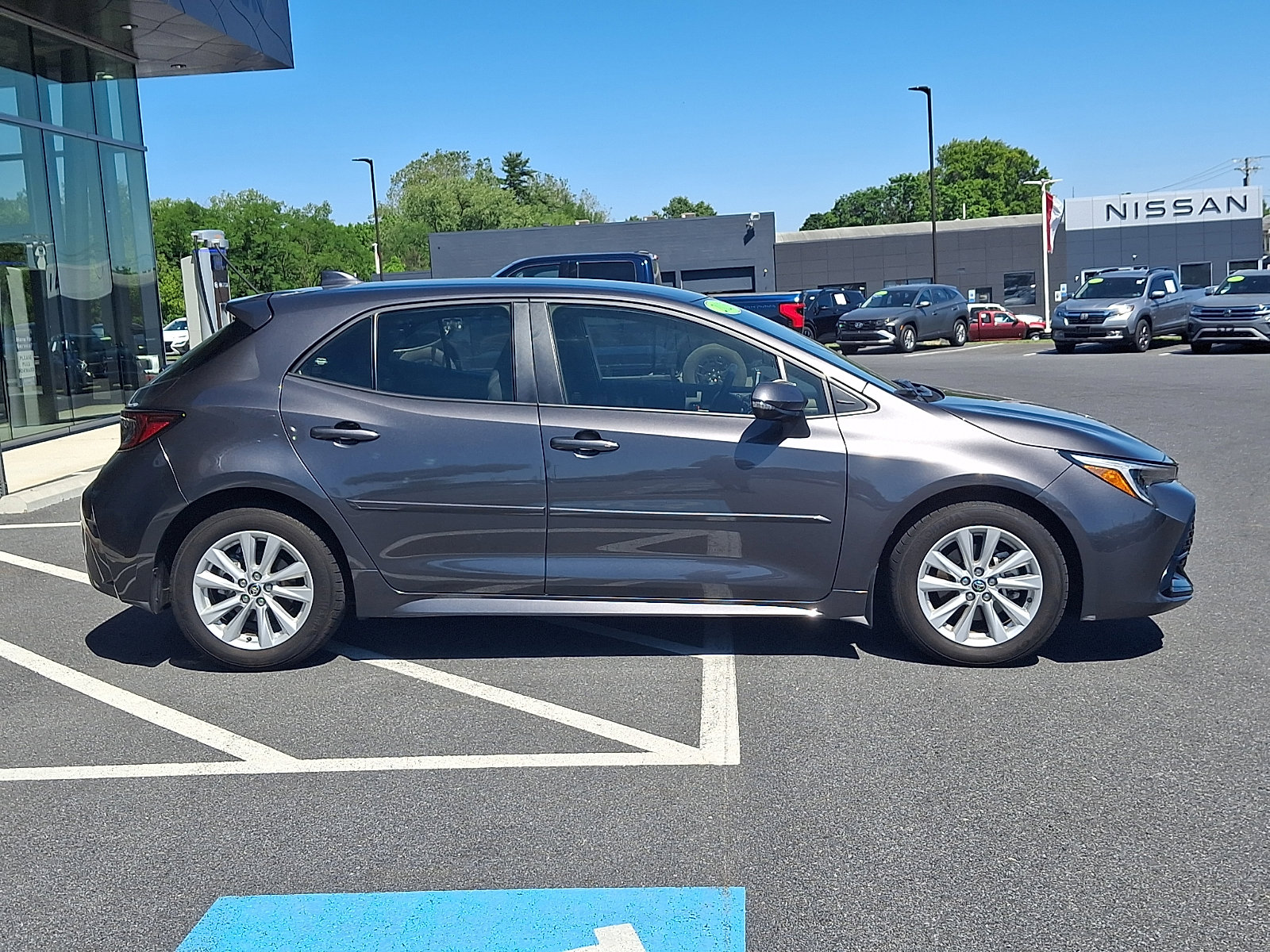 Used 2023 Toyota Corolla SE FWD image 7
