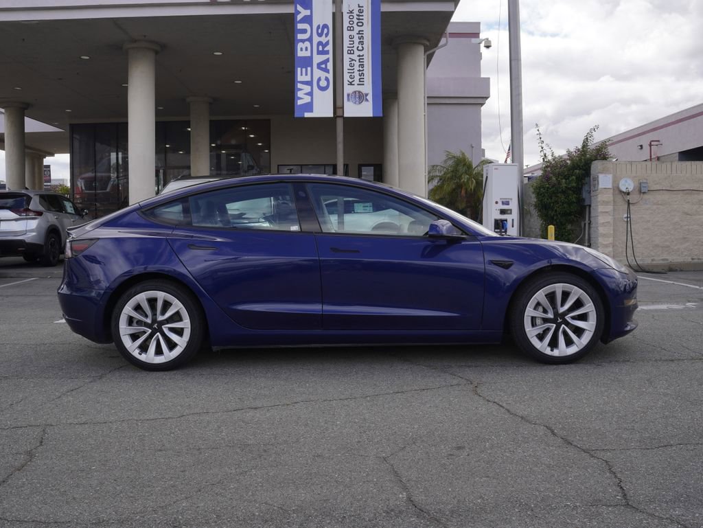 Used 2022 Tesla Model 3 RWD image 3