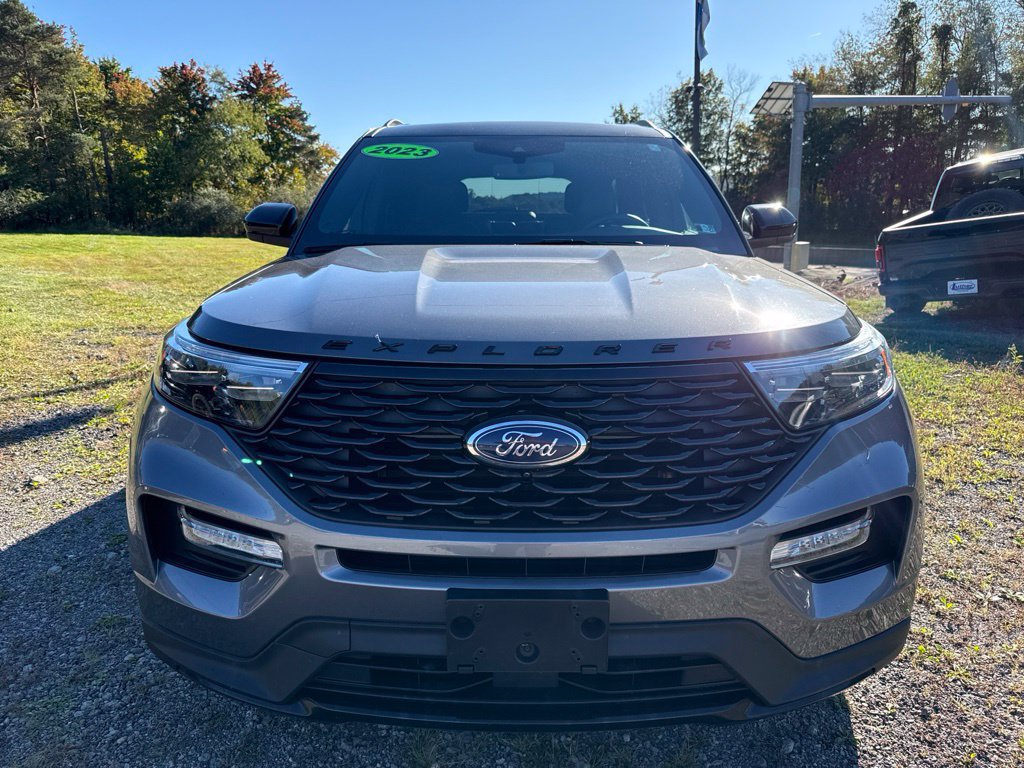 Used 2023 Ford Explorer ST-Line w/ Class IV Trailer Tow Package AWD/4WD image 2