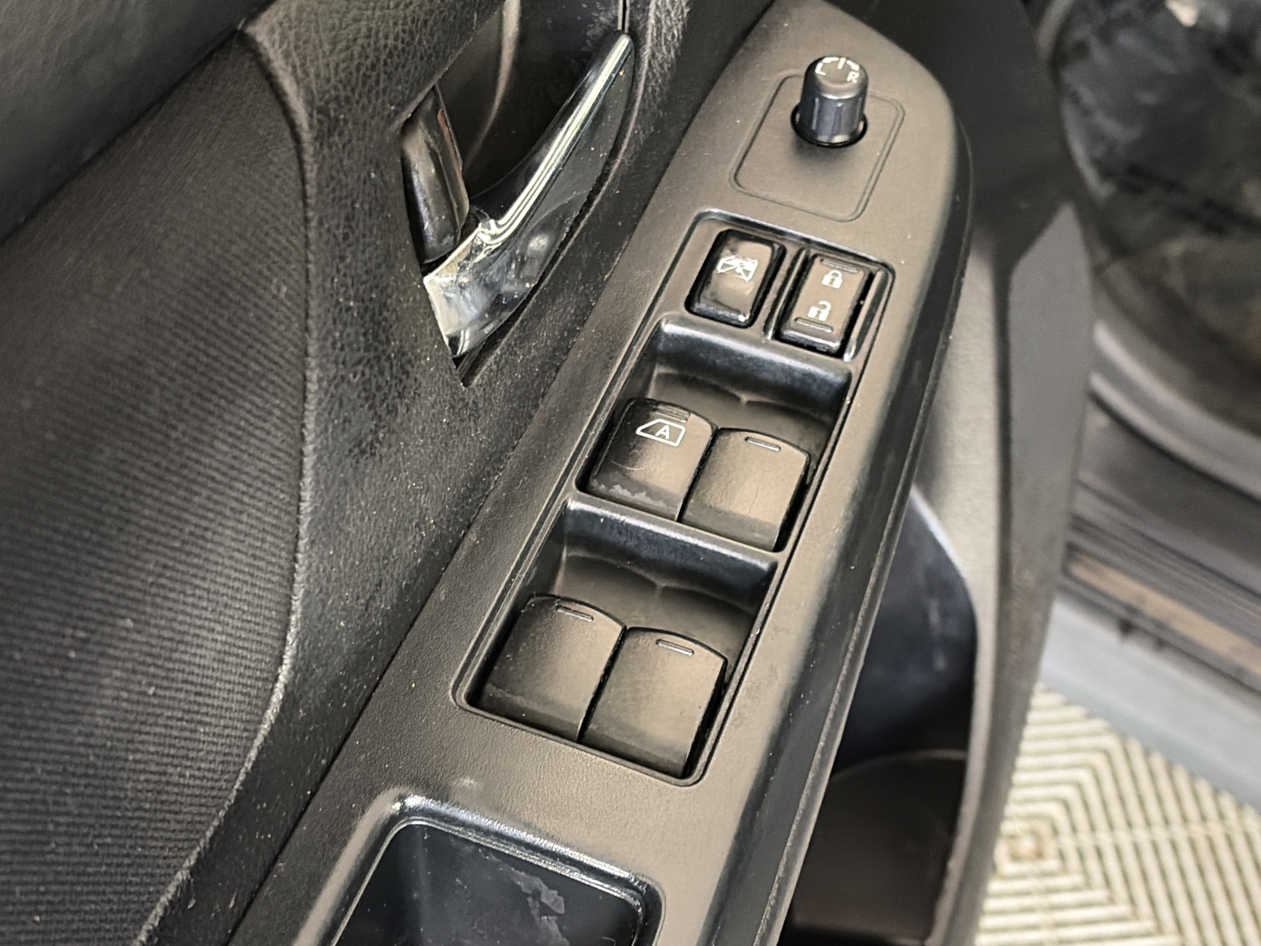 Used 2014 Subaru Crosstrek 2.0i Premium image 11