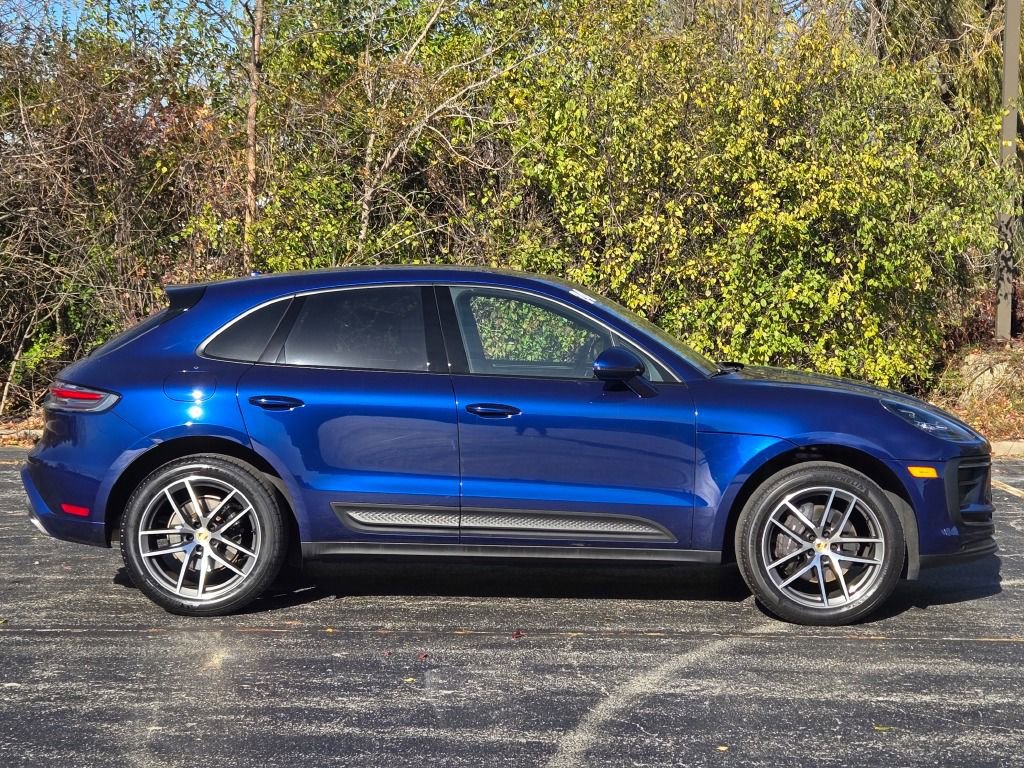 Certified 2024 Porsche Macan image 8