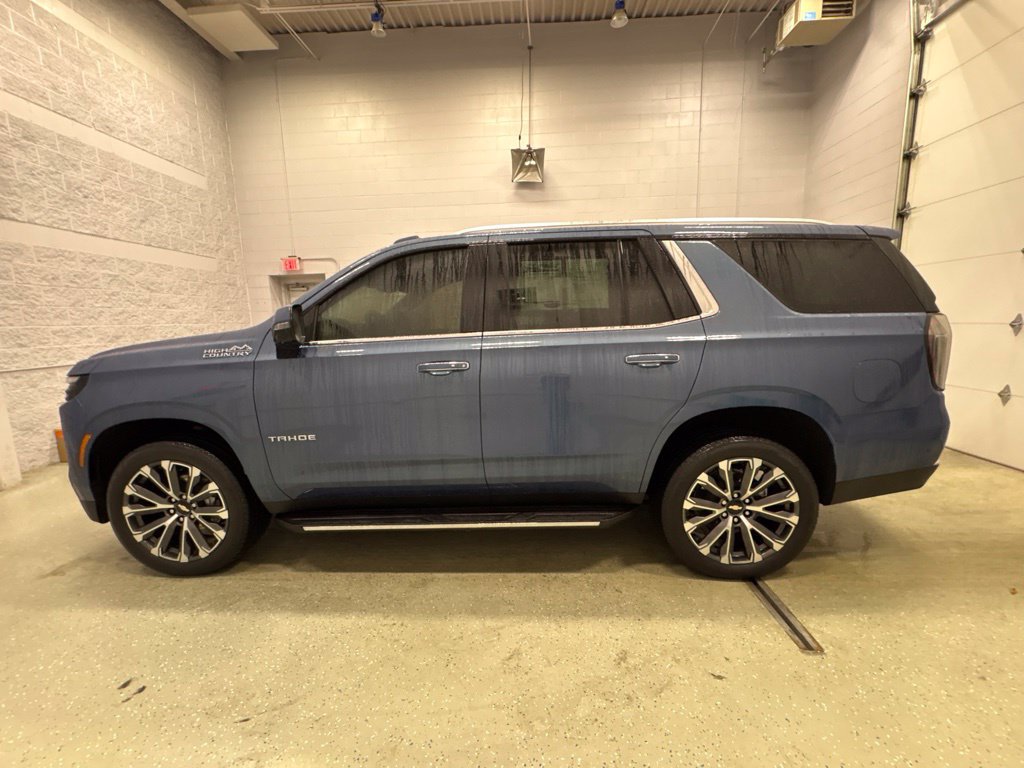 Used 2025 Chevrolet Tahoe High Country AWD/4WD image 7