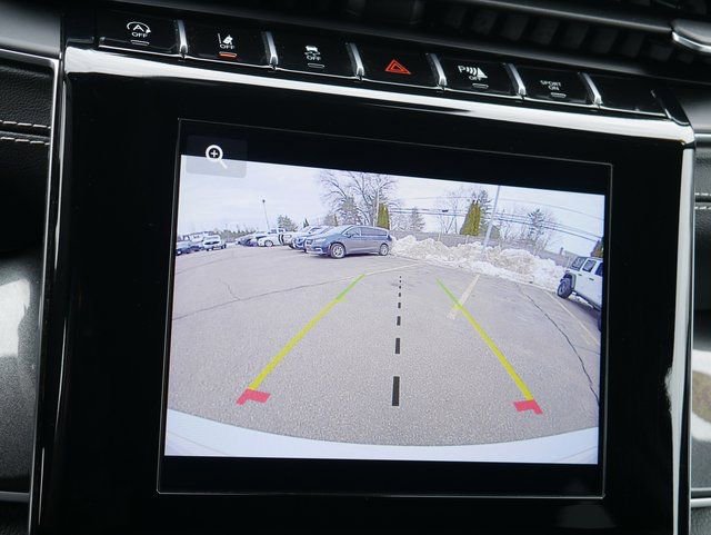 Used 2023 Jeep Grand Cherokee Altitude image 18