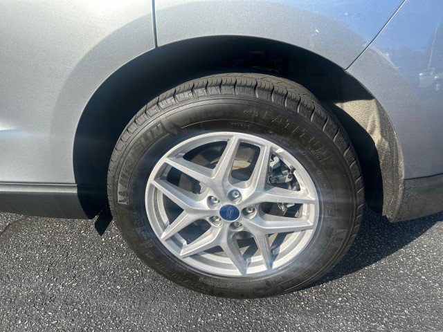 Used 2022 Ford Edge SEL w/ Convenience Package image 9