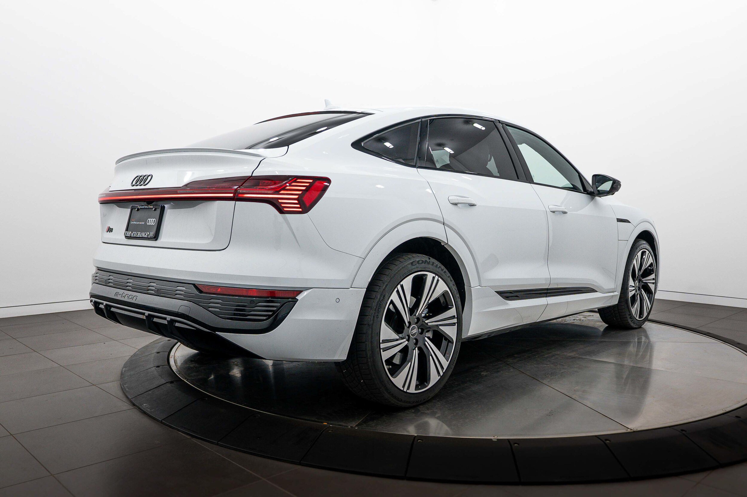 Certified 2024 Audi Q8 e-tron Prestige w/ Prestige Package AWD/4WD image 4