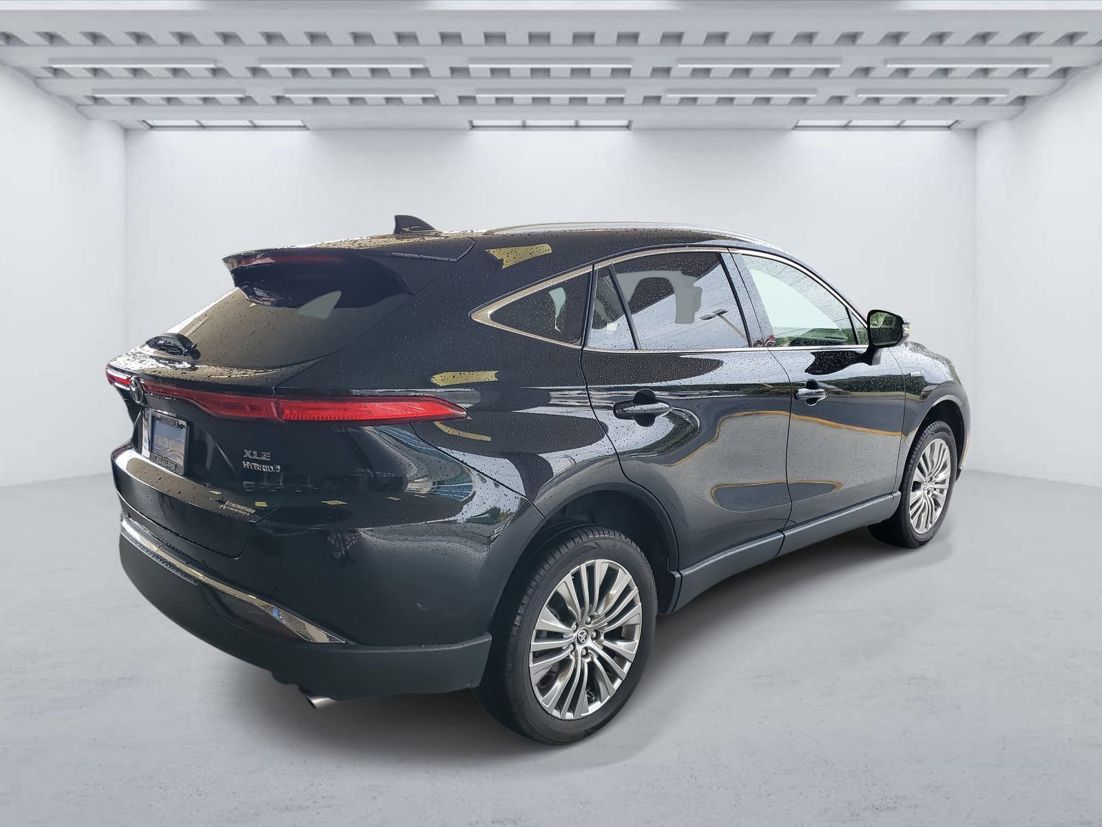 Used 2021 Toyota Venza XLE w/ Carpet Mat Package (TMS) image 4