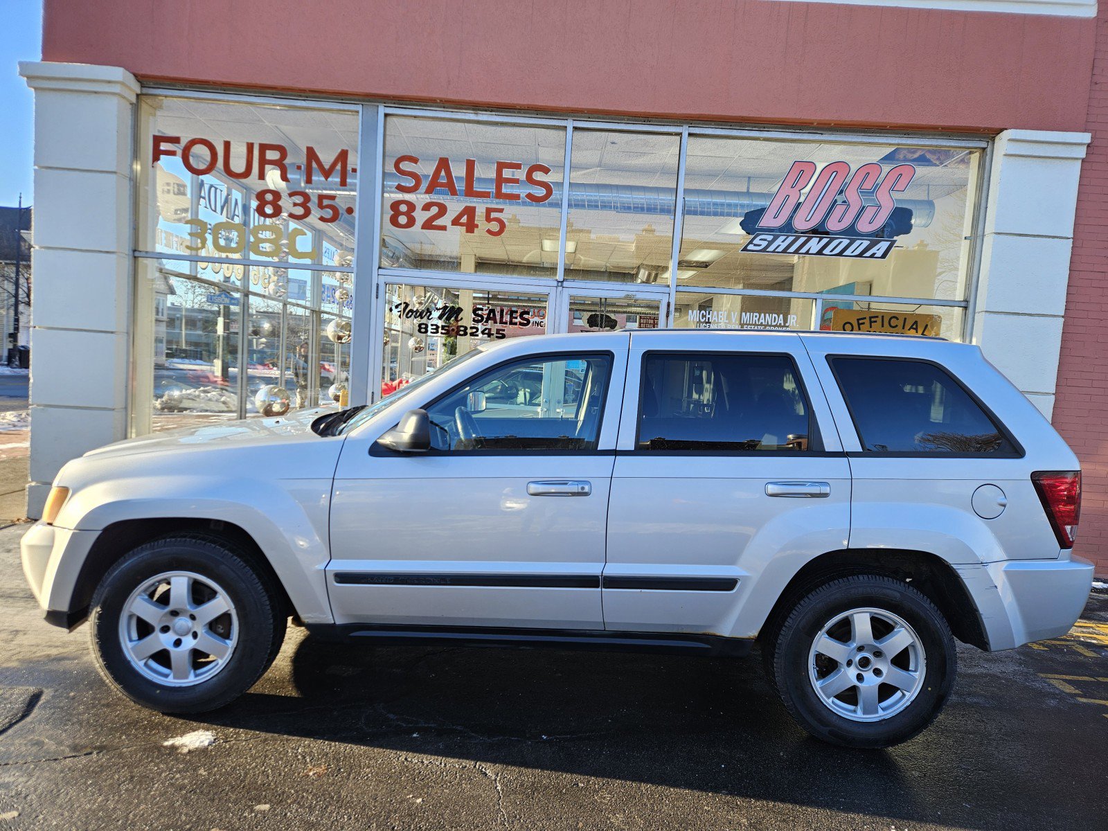 Used 2008 Jeep Grand Cherokee Laredo w/ Sun/Sound Group AWD/4WD image 3