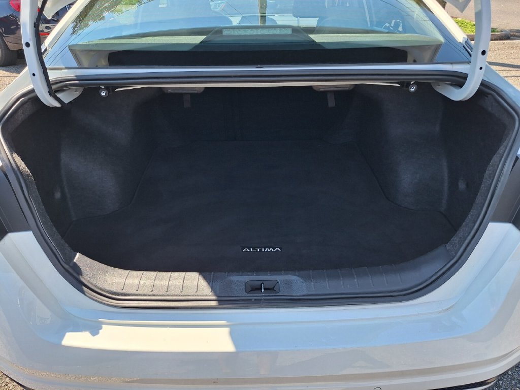 Used 2025 Nissan Altima 2.5 SV FWD image 24