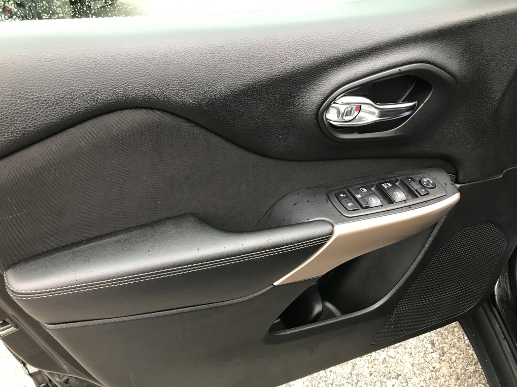 Used 2018 Jeep Cherokee Latitude image 12