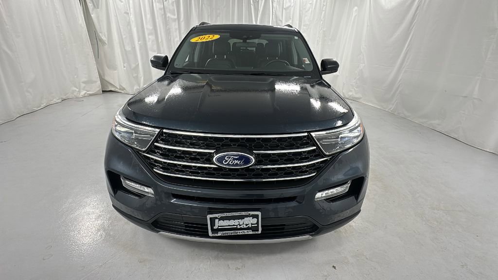 Used 2022 Ford Explorer XLT w/ Equipment Group 202A image 8