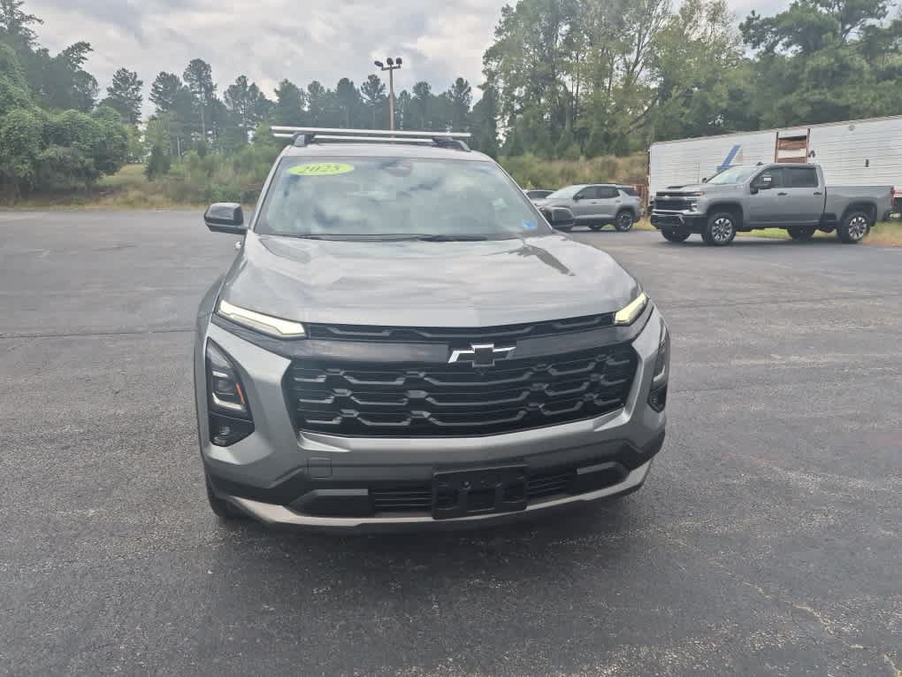Used 2025 Chevrolet Equinox LT w/ Safety and Technology Package AWD/4WD image 2