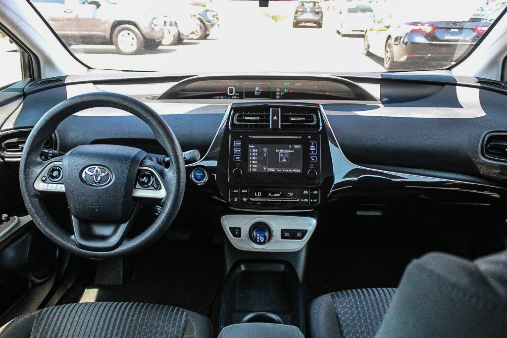Used 2016 Toyota Prius Two FWD image 2