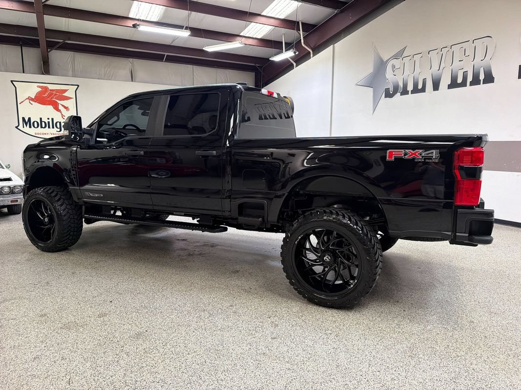 Used 2024 Ford F250 XL w/ STX Appearance Package AWD/4WD image 4