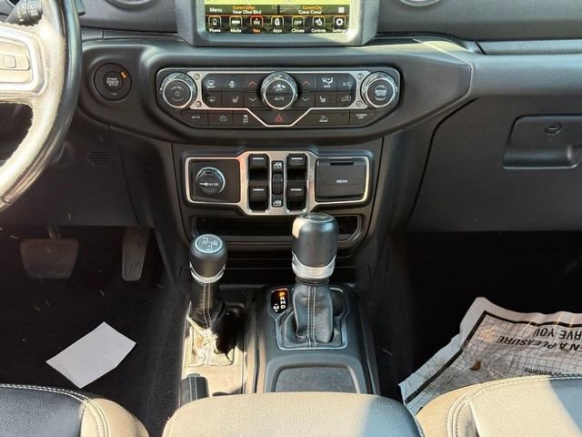 Used 2022 Jeep Wrangler Unlimited Sahara w/ Cold Weather Group AWD/4WD image 14