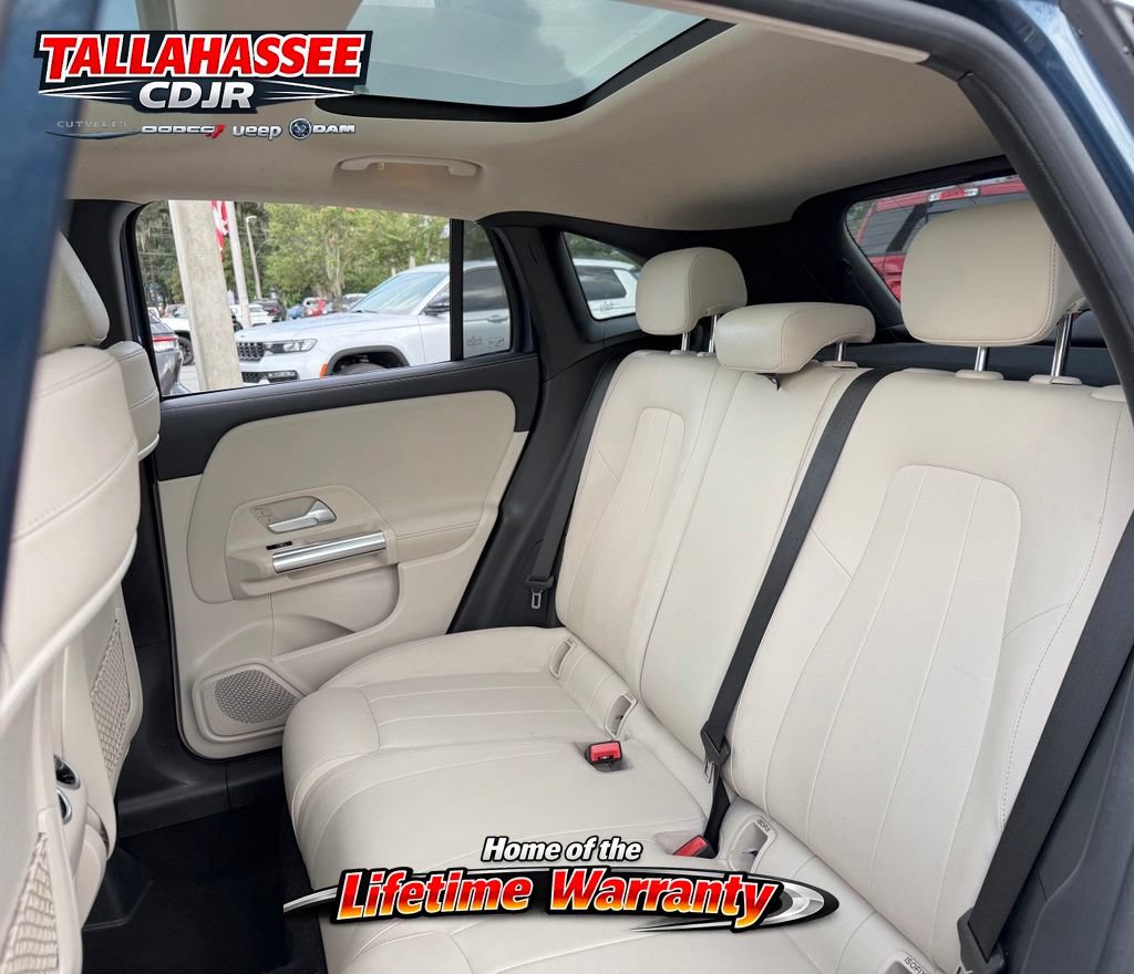 Used 2021 Mercedes-Benz GLA 250 w/ Premium Package image 32