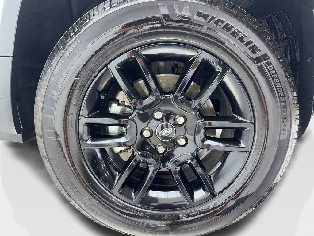 Used 2025 Land Rover Defender 110 S image 50
