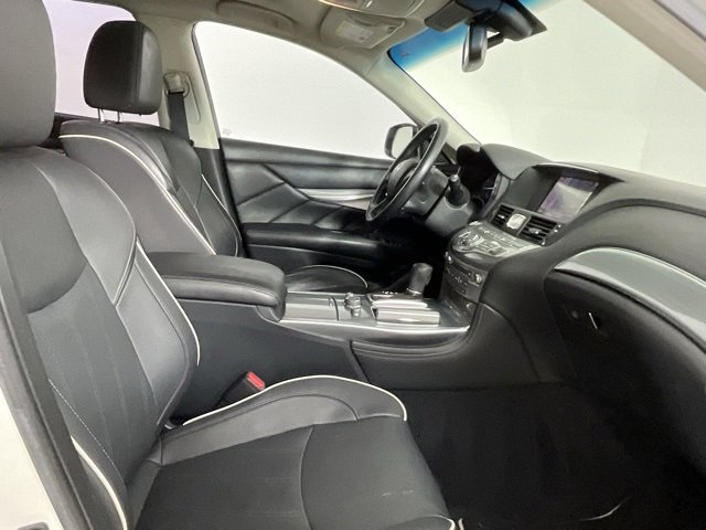 Used 2018 INFINITI Q70 L 3.7 image 19