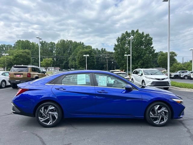 Used 2025 Hyundai Elantra SEL FWD image 5