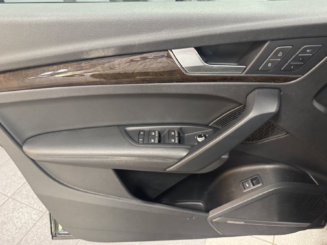 Used 2019 Audi Q5 2.0T Premium Plus w/ Premium Plus Package AWD/4WD image 28