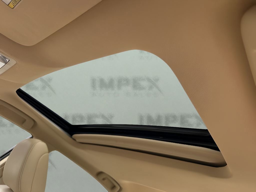 Used 2018 Toyota Avalon Limited w/ All Weather Liner Package image 12