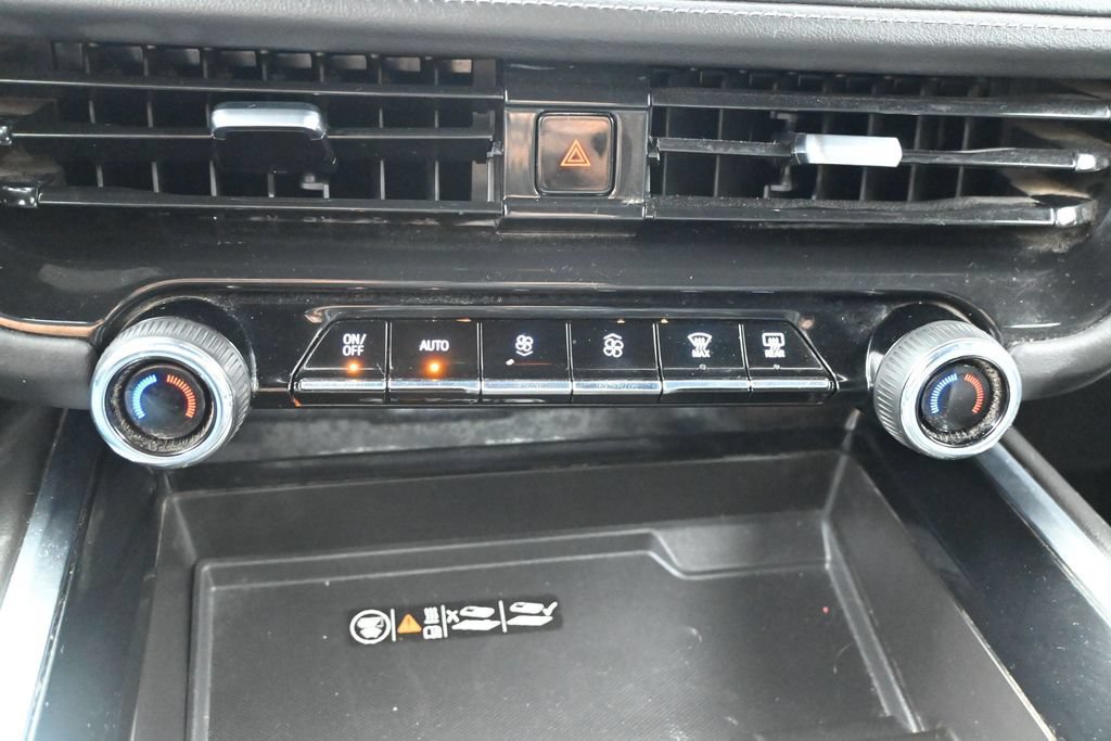 Used 2025 Chevrolet Tahoe LT AWD/4WD image 9