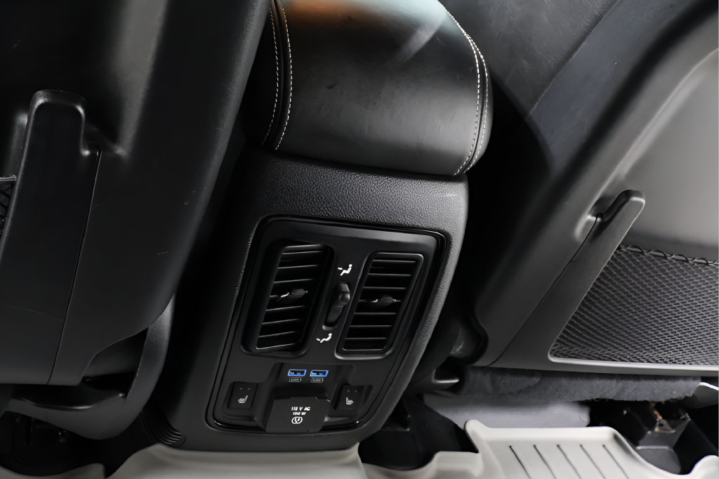 Used 2021 Dodge Durango SRT w/ Black Package AWD/4WD image 28