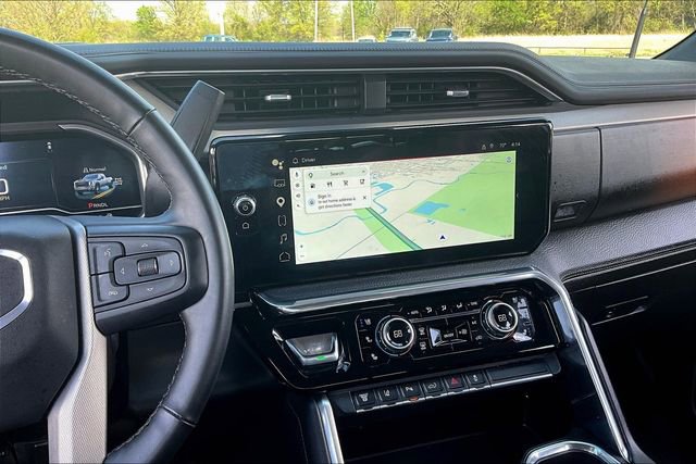 Used 2024 GMC Sierra 3500 Denali w/ Denali Reserve Package image 10