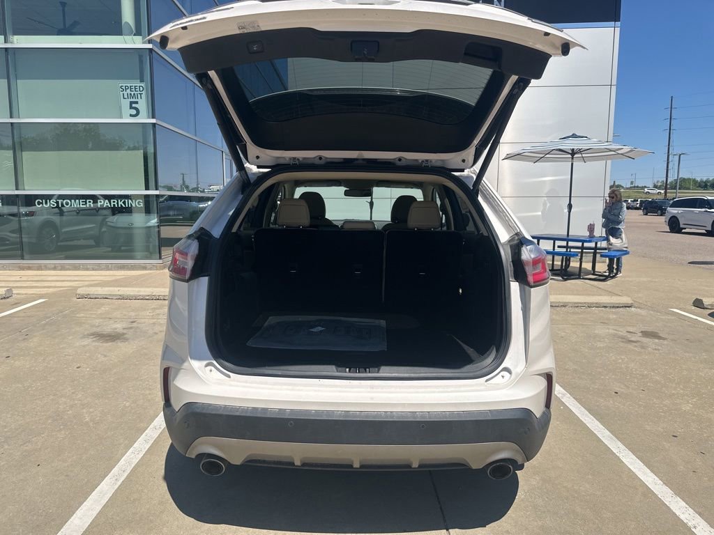 Used 2019 Ford Edge SEL w/ Equipment Group 201A FWD image 9