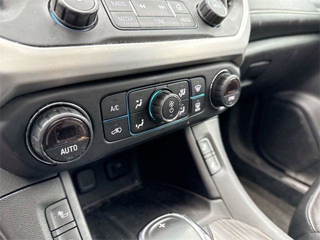 Used 2017 GMC Acadia SLT image 12