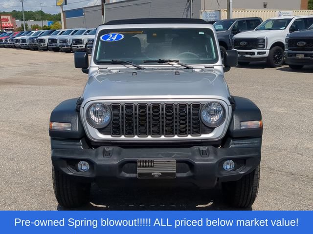 Used 2024 Jeep Wrangler Unlimited Sport AWD/4WD image 16