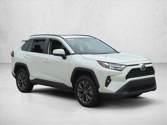 Used 2022 Toyota RAV4 XLE Premium AWD/4WD image 3