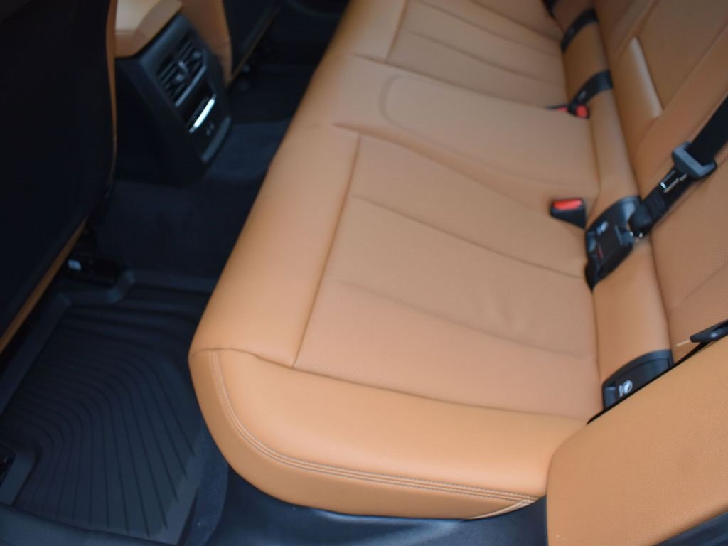 New 2026 BMW 330i Sedan w/ M Sport Package image 16