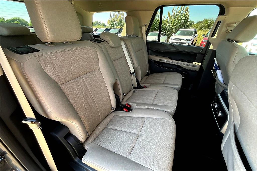 Used 2024 Ford Expedition XLT image 35