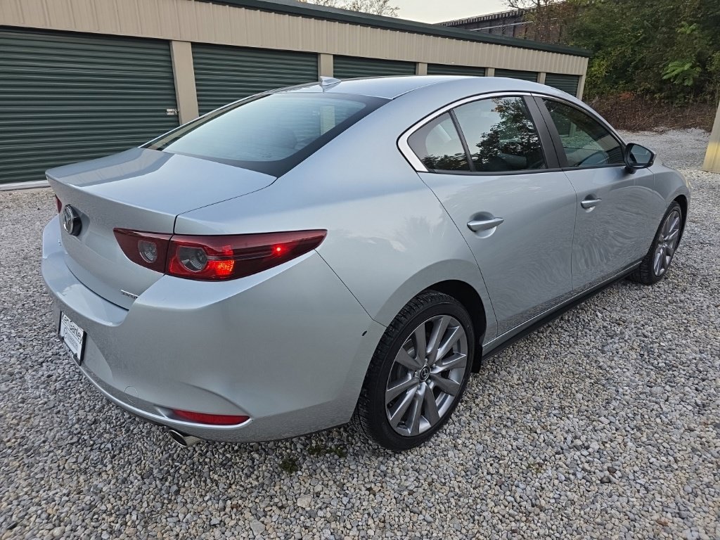 Used 2019 MAZDA MAZDA3 Sedan w/ Preferred Package FWD image 6